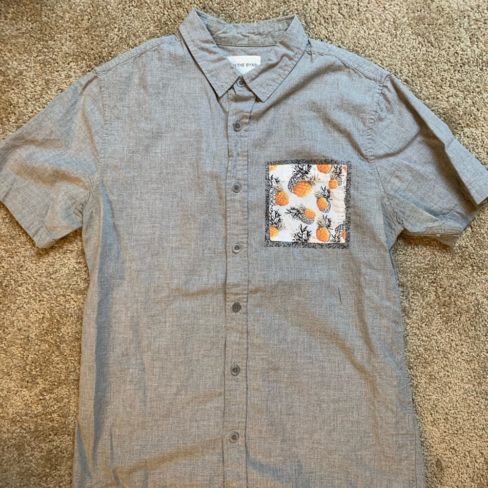 Men’s short sleeve button up shirt